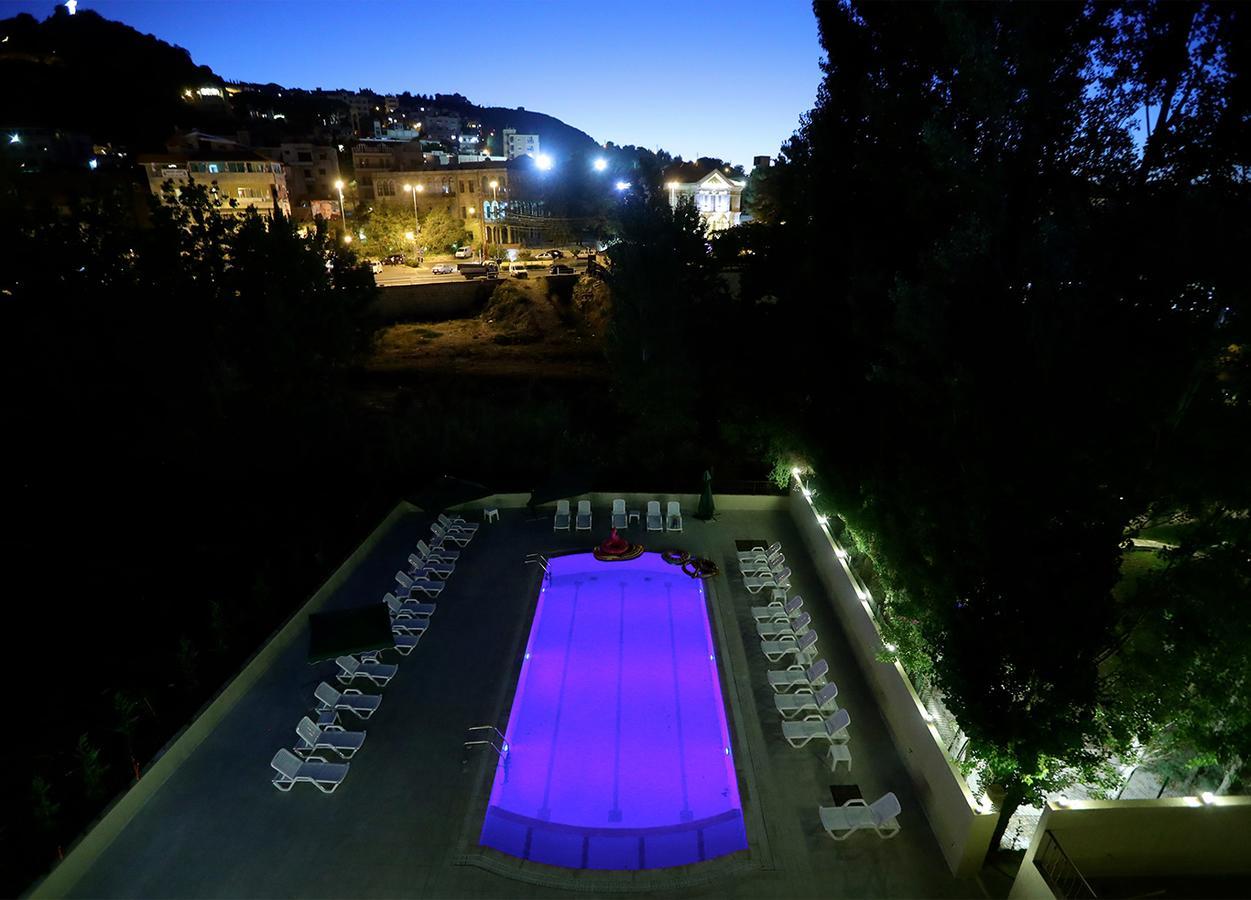 Green Lake Hotel - Jezzîne Exteriör bild
