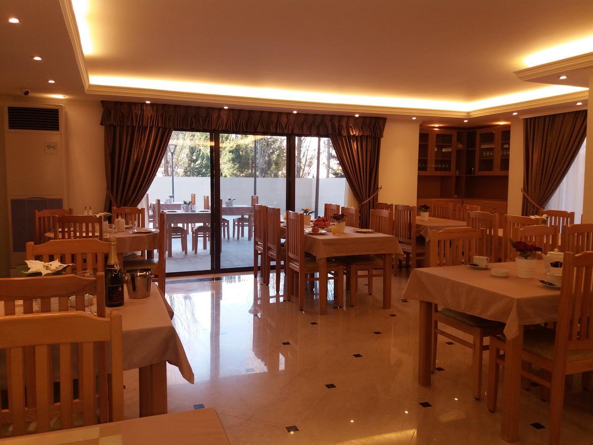 Green Lake Hotel - Jezzîne Exteriör bild
